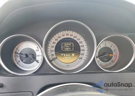 2012 Mercedes-Benz C 250 z USA, uszkodzony, nr VIN WDDGF4HB9CR240714